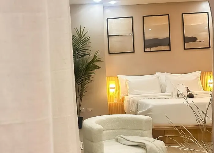 Apartment Exquisite Japandi At Venice With Grand Canal View Manila