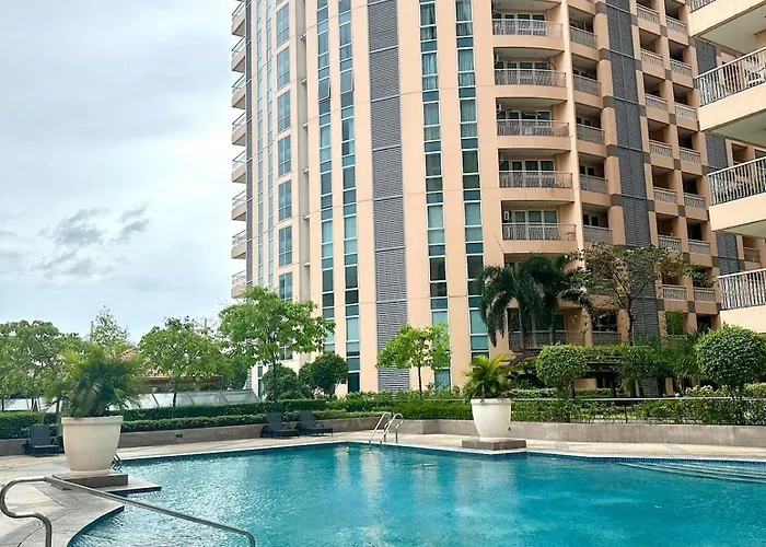 Exquisite Japandi At Venice With Grand Canal View Apartment