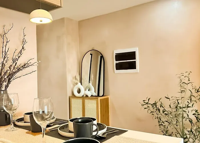 Exquisite Japandi At Venice With Grand Canal View Apartment Manila