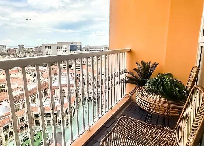 Apartment Exquisite Japandi At Venice With Grand Canal View *