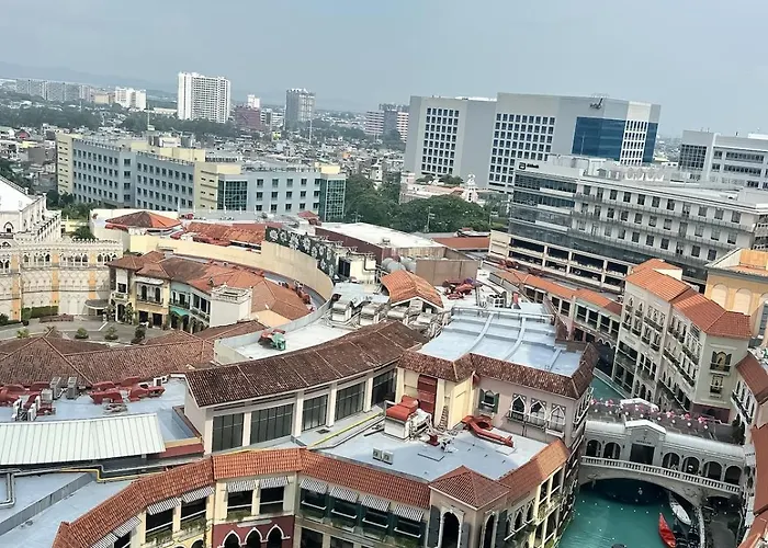 Exquisite Japandi At Venice With Grand Canal View Manila