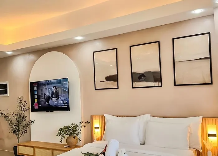 Apartment Exquisite Japandi At Venice With Grand Canal View Manila